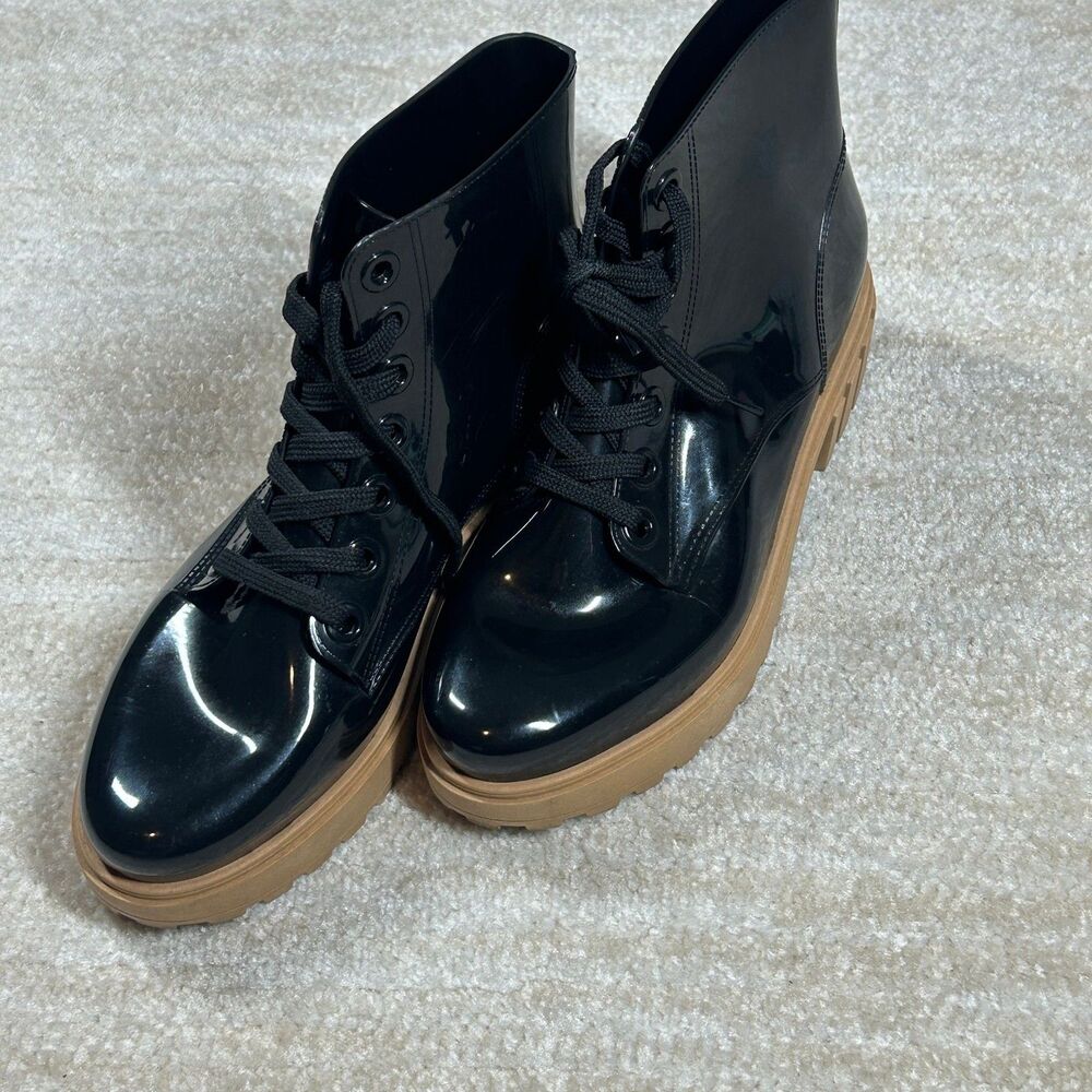 Gianni Bini Boots Womens 11 Black Patent Lug Sole Ankle Lace Up Combat Chunky